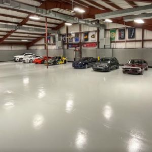 Automotive epoxy flooring